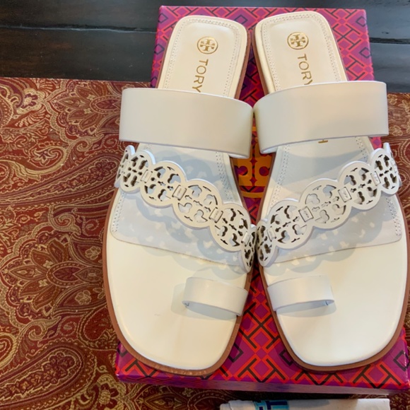 SOLD DO NOT BUY Tory  Burch Tiny Miller 10mm Calf Leather Thong Sandal, - Picture 2 of 4